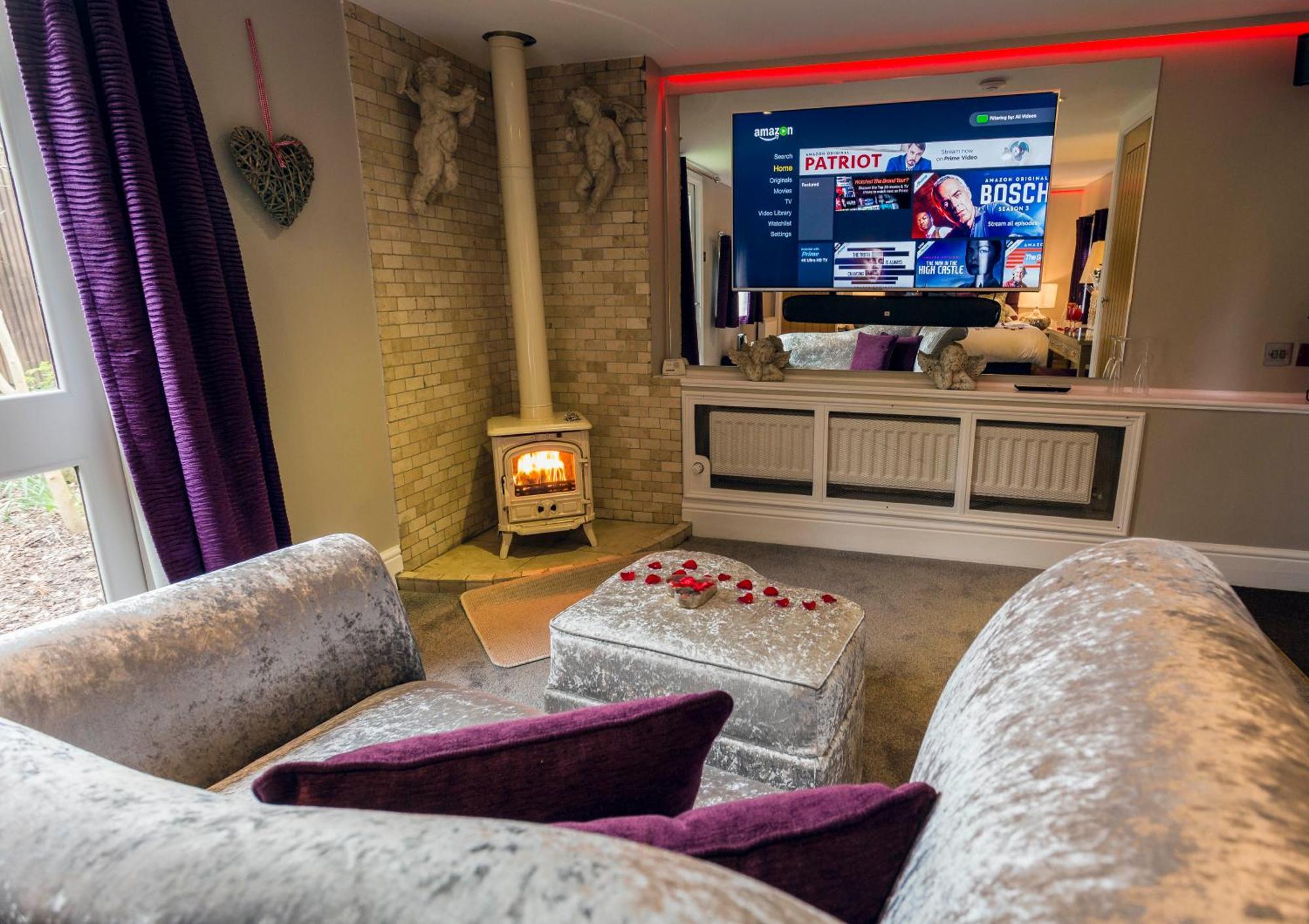 Aphrodites Group - Luxury Hot Tub Suites In Central Lake District! Bowness-on-Windermere Dış mekan fotoğraf