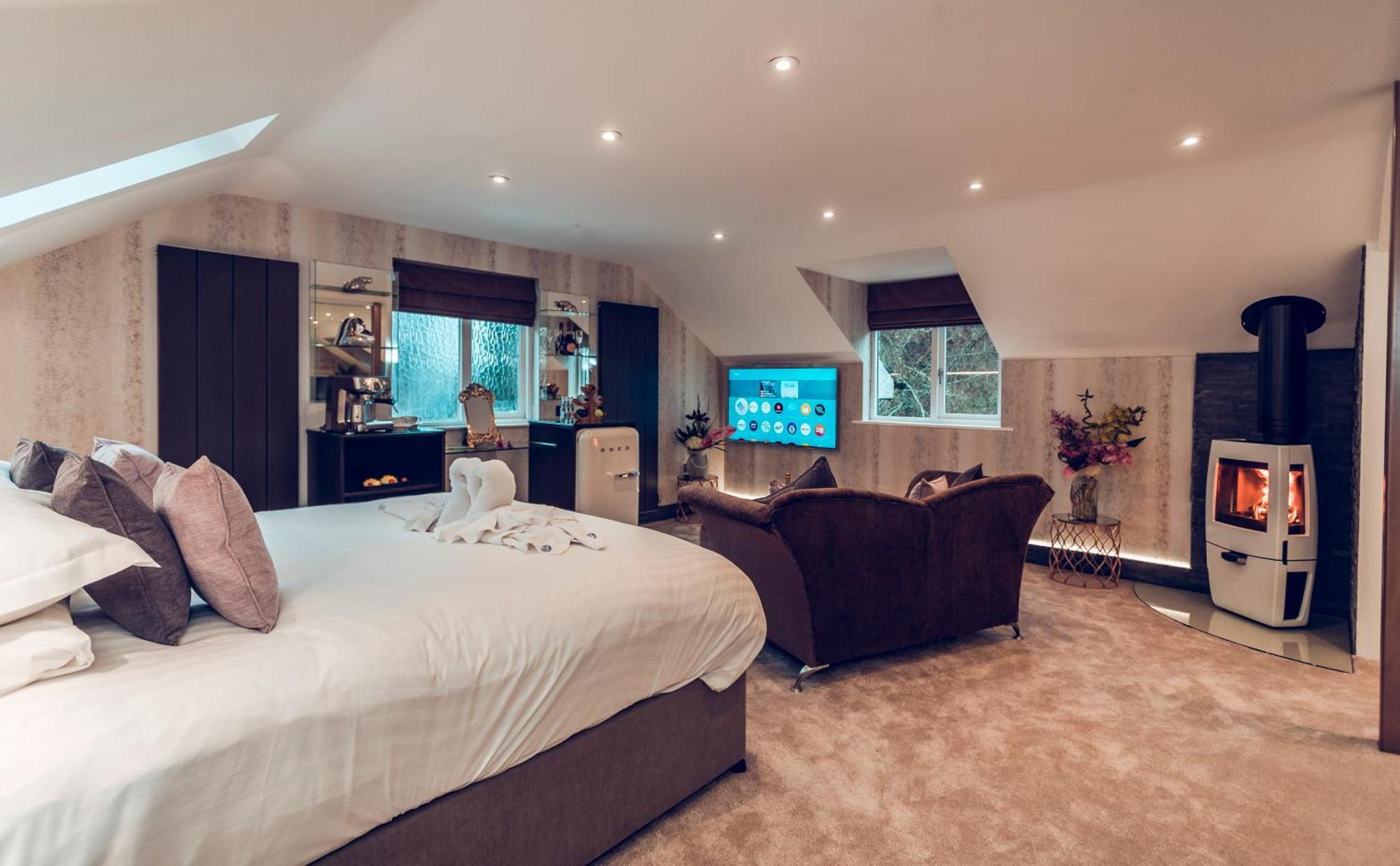 Aphrodites Group - Luxury Hot Tub Suites In Central Lake District! Bowness-on-Windermere Dış mekan fotoğraf
