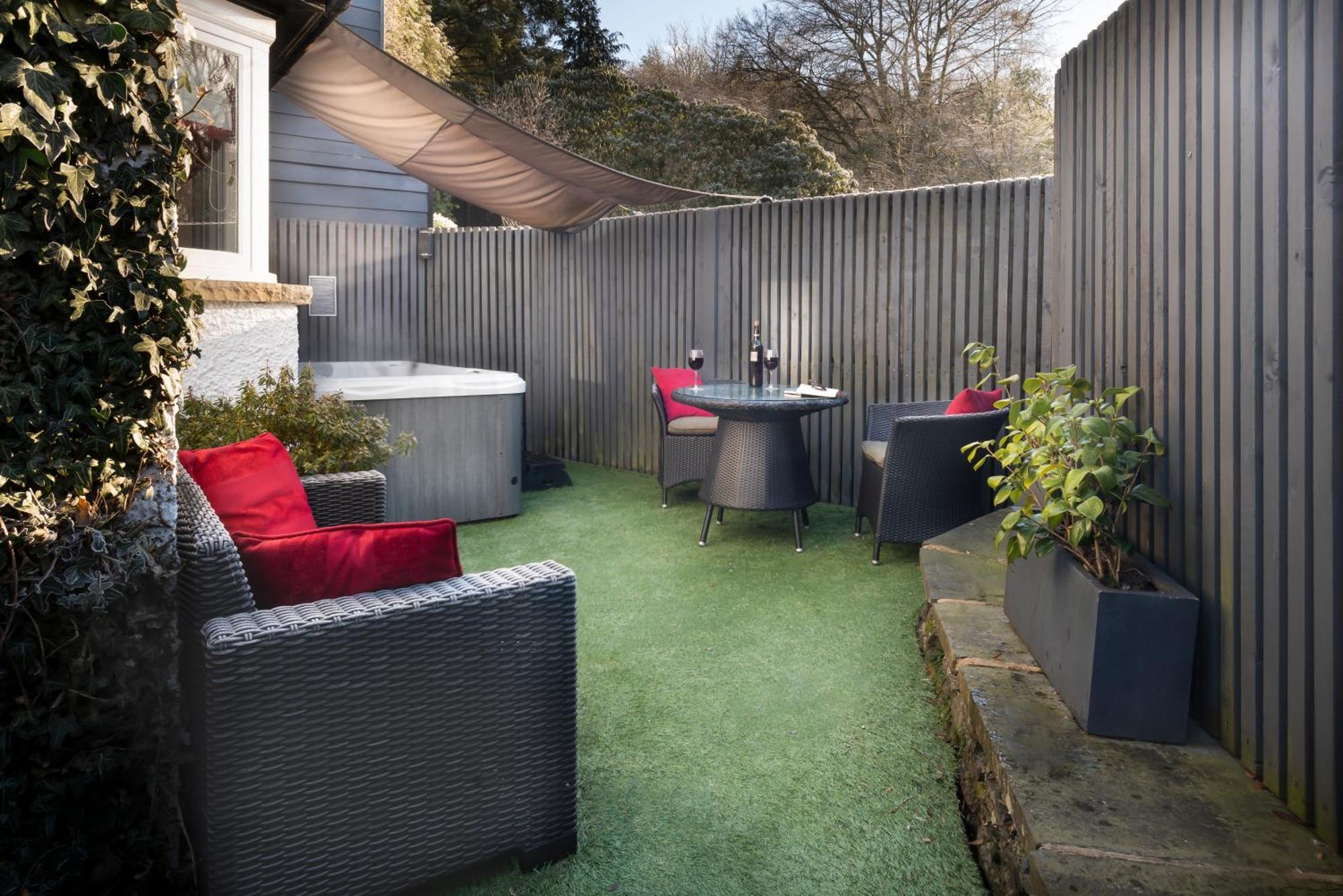 Aphrodites Group - Luxury Hot Tub Suites In Central Lake District! Bowness-on-Windermere Dış mekan fotoğraf